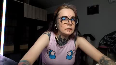 Snapshot of aurora_spell chatting on 5, 10, 2025 Milana online show from 5, 10, 2025