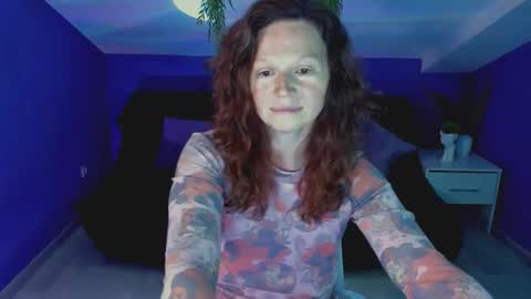 auroraborealis__ online show from 22, 9, 2025