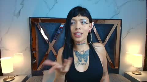 Snapshot of auroradiaz_ chatting on 4, 5, 2026 Aurora Diaz online show from 4, 5, 2026