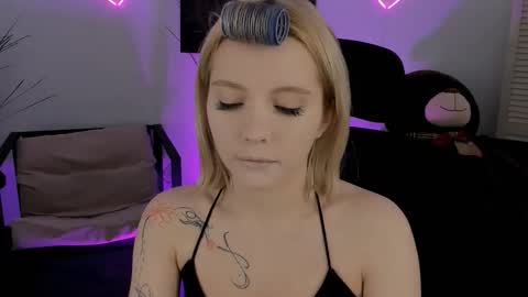 aurorawrenfield online show from 11, 3, 2026