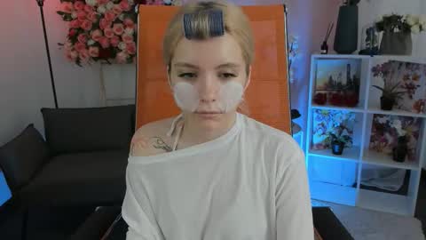 aurorawrenfield online show from 13, 3, 2026