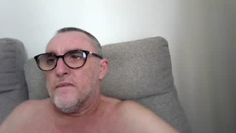 Snapshot of aussie_ozzie chatting on 8, 7, 2026 aussie_ozzie online show from 8, 7, 2026