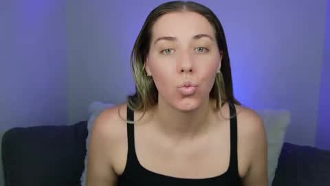 Snapshot of aussielulu chatting on 16, 10, 2025 aussielulu online show from 16, 10, 2025