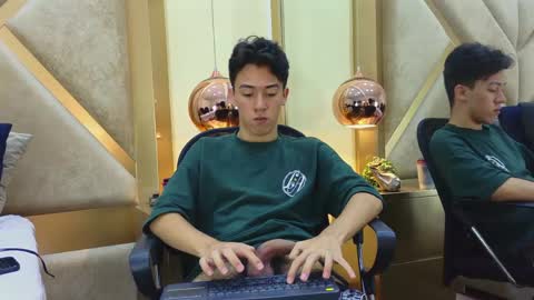 Snapshot of austinreeds chatting on 24, 5, 2026 austinreeds online show from 24, 5, 2026