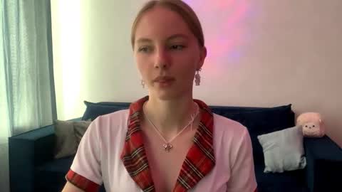 Snapshot of autumnroginson chatting on 10, 9, 2025 Annie online show from 10, 9, 2025