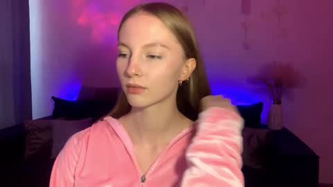 Snapshot of autumnroginson chatting on 17, 9, 2025 Annie online show from 17, 9, 2025