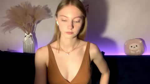 Snapshot of autumnroginson chatting on 25, 9, 2025 Annie online show from 25, 9, 2025