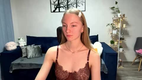 Snapshot of autumnroginson chatting on 15, 10, 2025 Annie online show from 15, 10, 2025