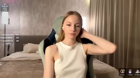 Snapshot of autumnroginson chatting on 28, 11, 2025 Annie online show from 28, 11, 2025