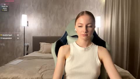 Snapshot of autumnroginson chatting on 29, 11, 2025 Annie online show from 29, 11, 2025