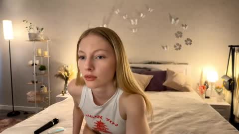 Snapshot of autumnroginson chatting on 20, 5, 2026 Annie online show from 20, 5, 2026