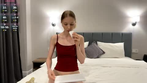 Snapshot of autumnroginson chatting on 25, 5, 2026 Annie online show from 25, 5, 2026