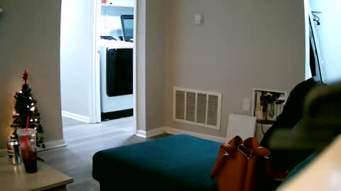 Ava Ashley online show from 21, 1, 2025