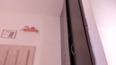 Avaline Help me reach 100 likes TRANSMISSION EVERY DAY FROM 39 PM online show from 21, 2, 2025