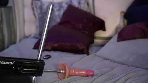 Snapshot of avalonnfoxx chatting on 10, 5, 2026 AvalonnFoxx online show from 10, 5, 2026