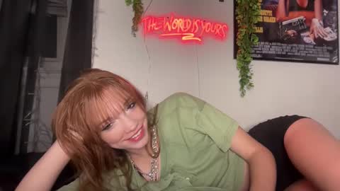 Snapshot of avaxlee chatting on 10, 6, 2026 avaxlee online show from 10, 6, 2026
