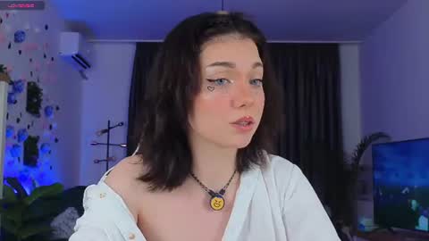 Snapshot of averywillow chatting on 28, 7, 2026 AveryWillow online show from 28, 7, 2026