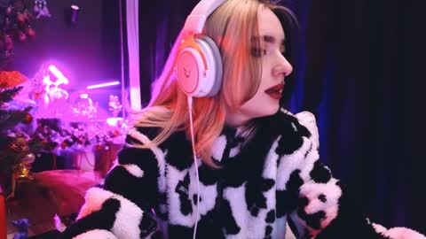 Snapshot of avi_nile chatting on 17, 1, 2025 Avriel online show from 17, 1, 2025