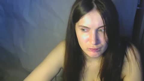 Snapshot of avialenne chatting on 12, 4, 2026 avialenne online show from 12, 4, 2026