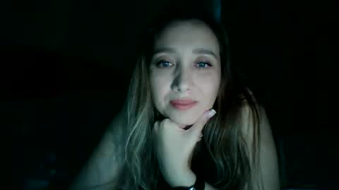 Snapshot of avinelra chatting on 5, 5, 2026 avinelra online show from 5, 5, 2026