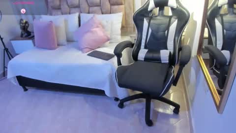 AVIS  online show from 15, 1, 2025