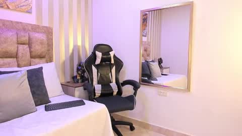 AVIS  online show from 17, 9, 2025