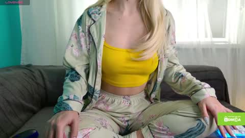 avr0ria online show from 3, 1, 2025