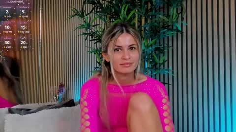 AVRILL CYRUX online show from 6, 3, 2025