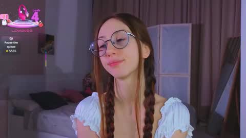 Avril online show from 14, 11, 2025