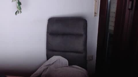 Snapshot of awesome86m chatting on 3, 5, 2026 PiPa online show from 3, 5, 2026