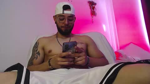 Independiente Model online show from 26, 10, 2025