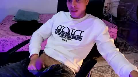 Snapshot of axel__fierro chatting on 16, 4, 2026 axel__fierro online show from 16, 4, 2026