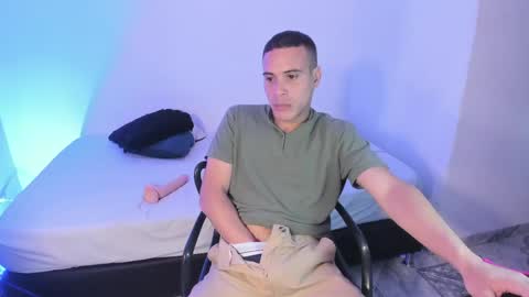 Snapshot of axel__fierro chatting on 18, 4, 2026 axel__fierro online show from 18, 4, 2026
