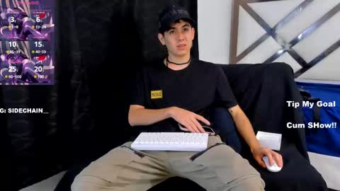 Snapshot of axel_cifer chatting on 8, 3, 2025 Axel cifer online show from 8, 3, 2025