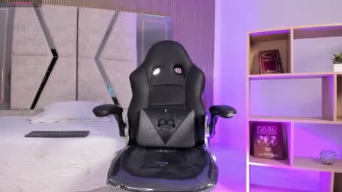 Snapshot of axel_grey_ chatting on 27, 2, 2026 axel_grey_ online show from 27, 2, 2026