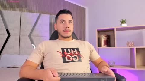 Snapshot of axel_grey_ chatting on 28, 2, 2026 axel_grey_ online show from 28, 2, 2026