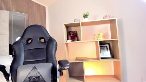 Snapshot of axel_grey_ chatting on 23, 3, 2026 axel_grey_ online show from 23, 3, 2026