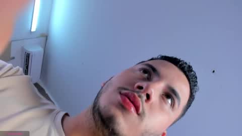 Snapshot of axel_grey_ chatting on 5, 4, 2026 axel_grey_ online show from 5, 4, 2026