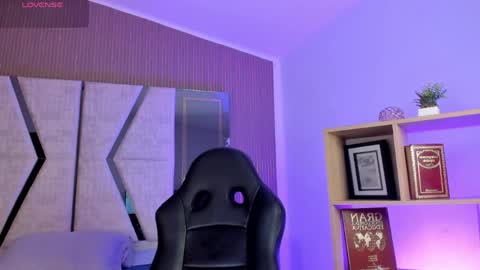Snapshot of axel_grey_ chatting on 17, 4, 2026 axel_grey_ online show from 17, 4, 2026