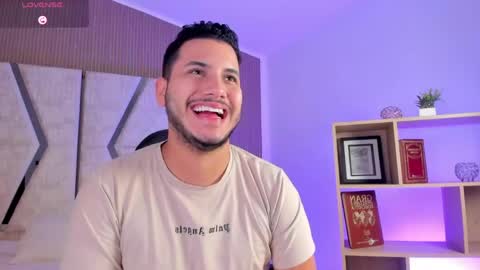 Snapshot of axel_grey_ chatting on 18, 4, 2026 axel_grey_ online show from 18, 4, 2026