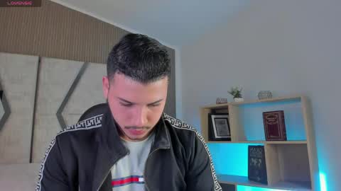 Snapshot of axel_grey_ chatting on 30, 4, 2026 axel_grey_ online show from 30, 4, 2026