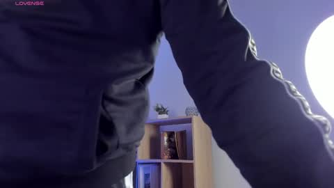 Snapshot of axel_grey_ chatting on 4, 5, 2026 axel_grey_ online show from 4, 5, 2026