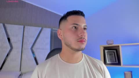 Snapshot of axel_grey_ chatting on 27, 5, 2026 axel_grey_ online show from 27, 5, 2026