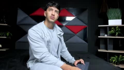 Snapshot of axel_hendrick chatting on 27, 4, 2026 axel_hendrick online show from 27, 4, 2026