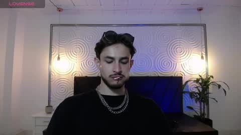 Axel  online show from 14, 5, 2026
