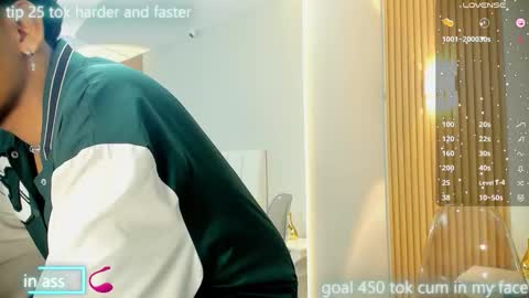 Snapshot of axel_ps chatting on 10, 9, 2025 Alex online show from 10, 9, 2025