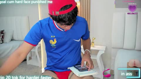 Snapshot of axel_ps chatting on 21, 10, 2025 Alex online show from 21, 10, 2025