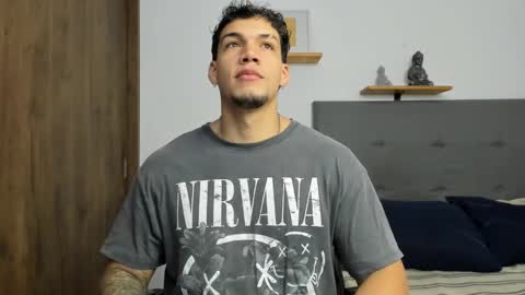 INDEPENDENT MODEL  online show from 5, 10, 2025