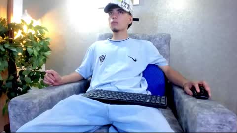 Snapshot of axel_wiliams chatting on 10, 10, 2025 axel  online show from 10, 10, 2025