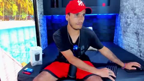 Axell Cross2 online show from 14, 2, 2025